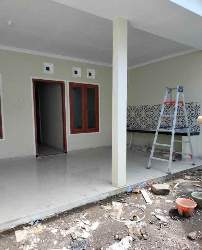 dijual rumah selomartani