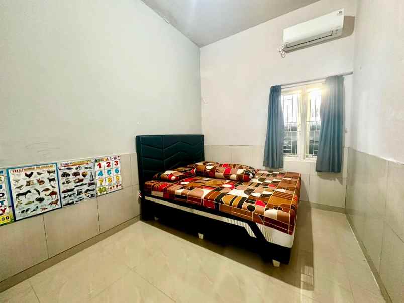 dijual rumah semolowaru