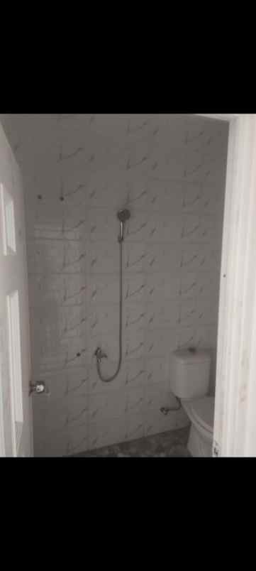 dijual rumah semolowaru selatan