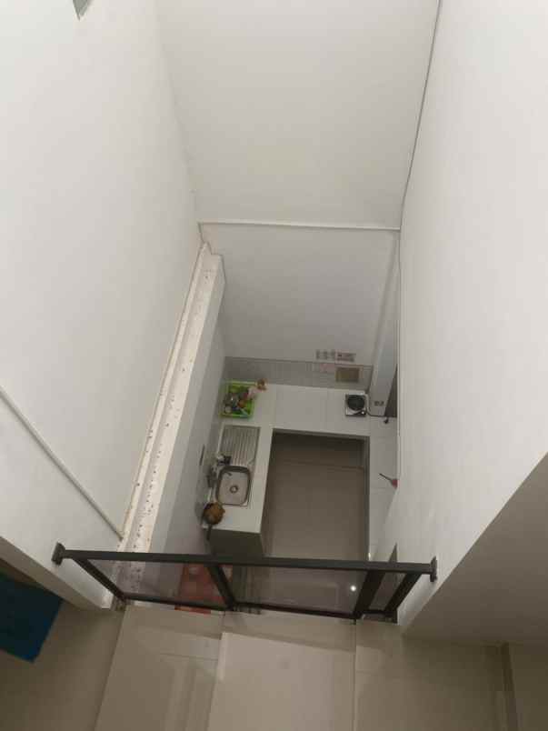dijual rumah semolowaru selatan