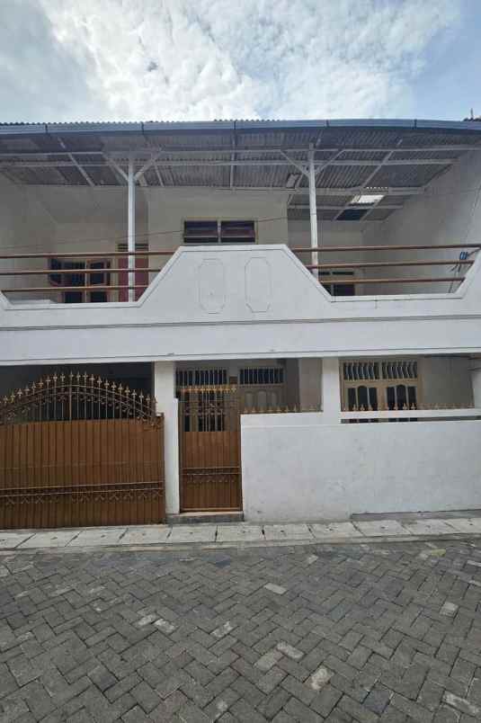 dijual rumah setro baru surabaya