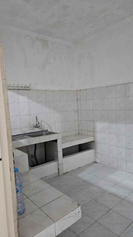dijual rumah setro baru surabaya