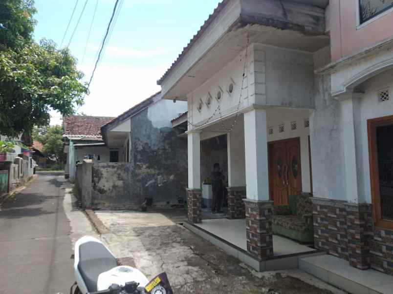 dijual rumah siap huni akses jl mobil ada garasi