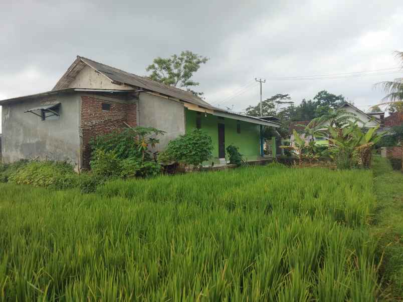 dijual rumah siap huni pinggir jalan view bagus
