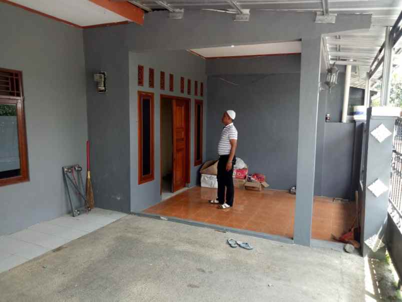 dijual rumah siap huni strategis