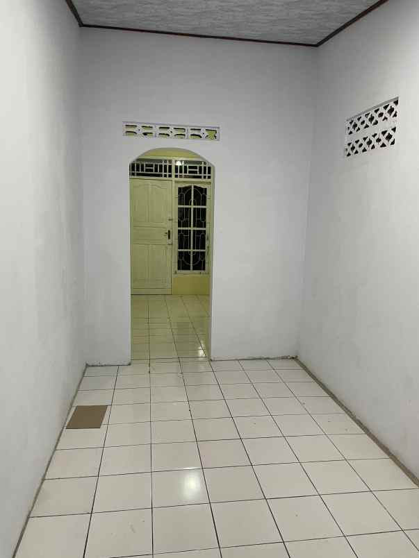 dijual rumah siap huni strategis