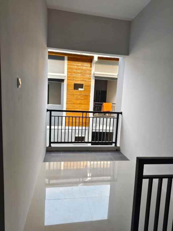 dijual rumah siwalankerto