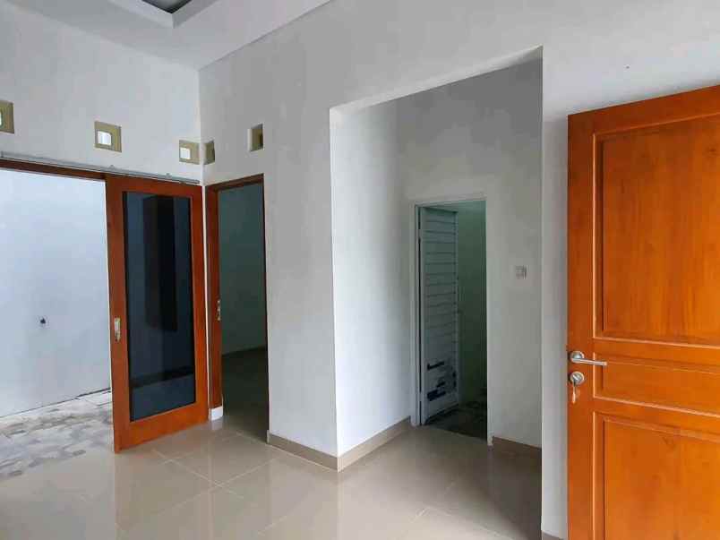 dijual rumah ske city park