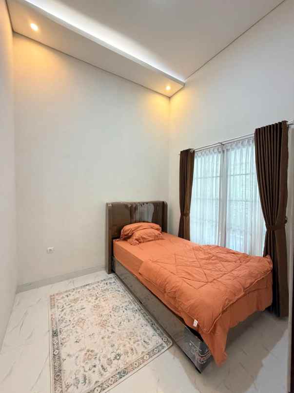 dijual rumah stadion maguwo