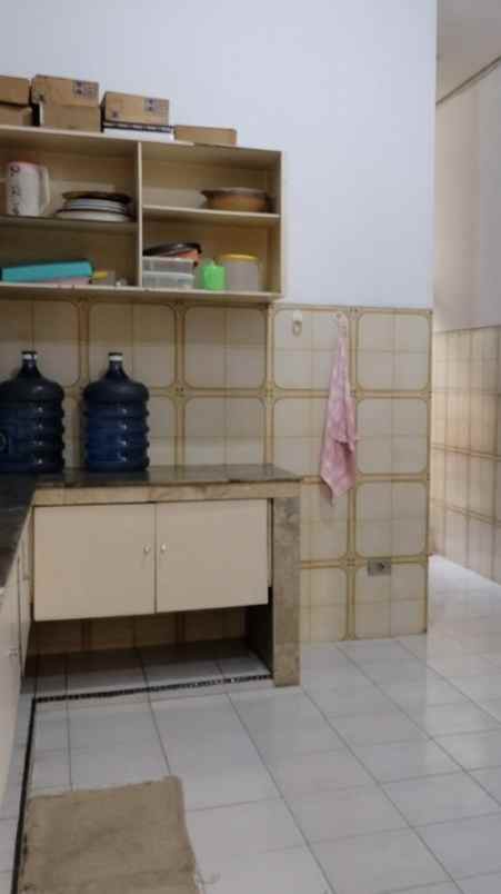 dijual rumah strategis di kertajaya indah