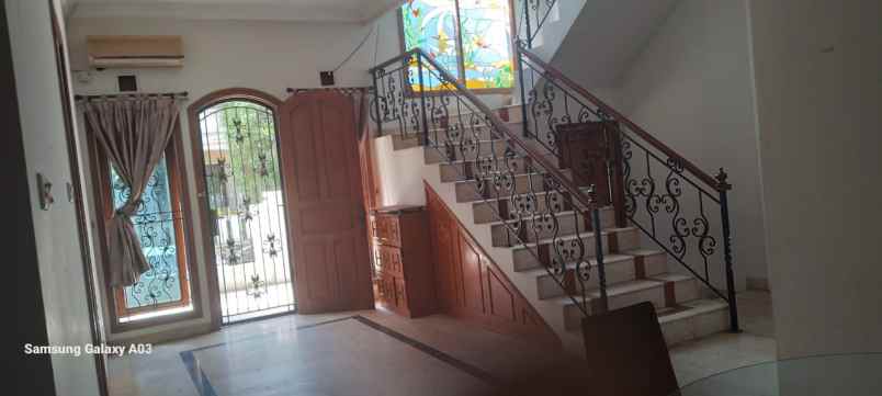 dijual rumah sunter kirana