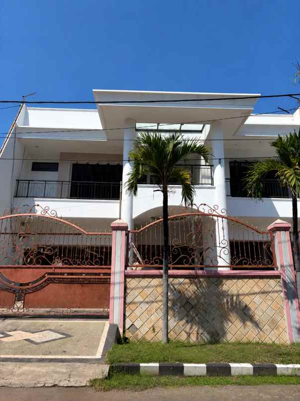 dijual rumah super lega di dharmahusada mas