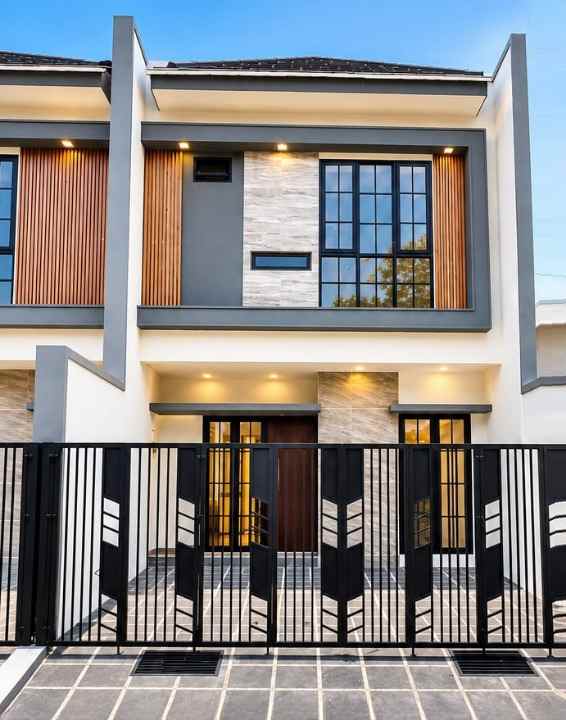 dijual rumah sutorejo