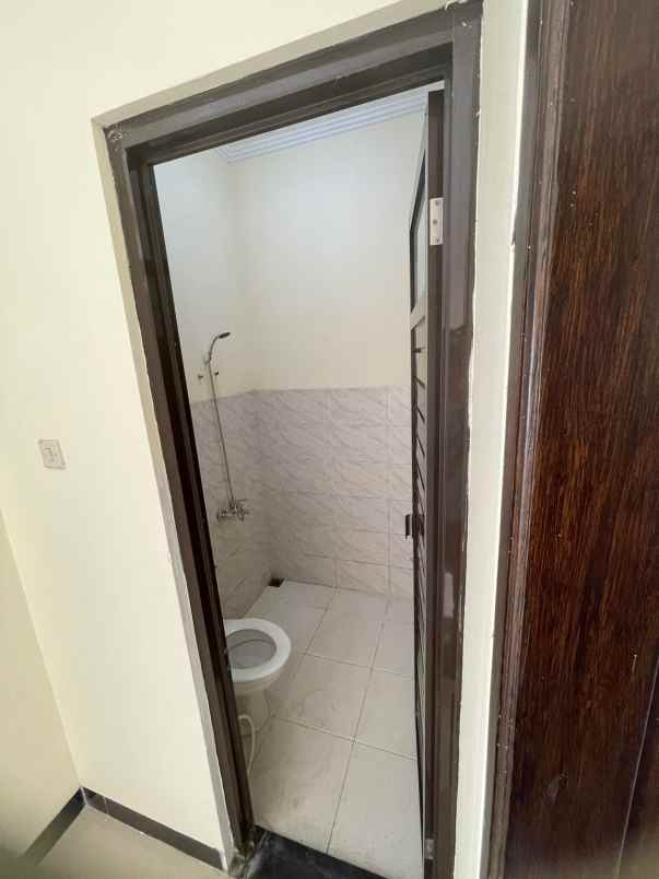 dijual rumah taman cihanjuang