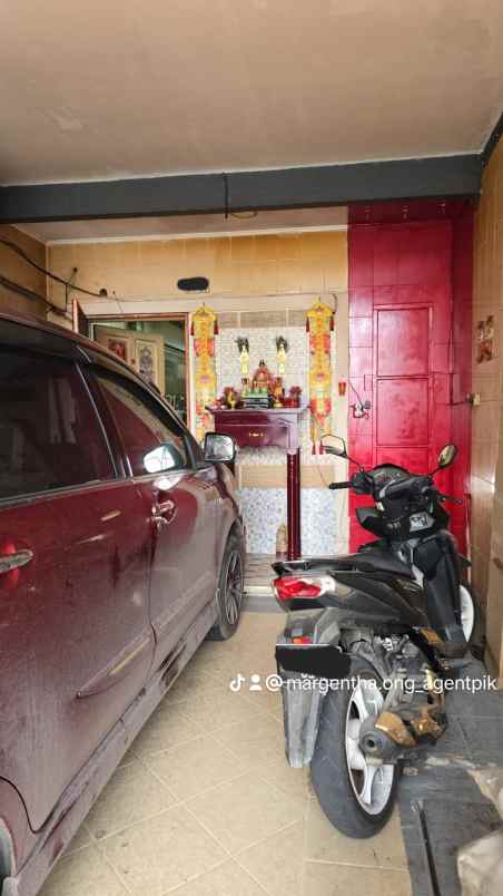 dijual rumah taman palem lestari