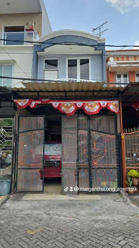 dijual rumah taman palem lestari