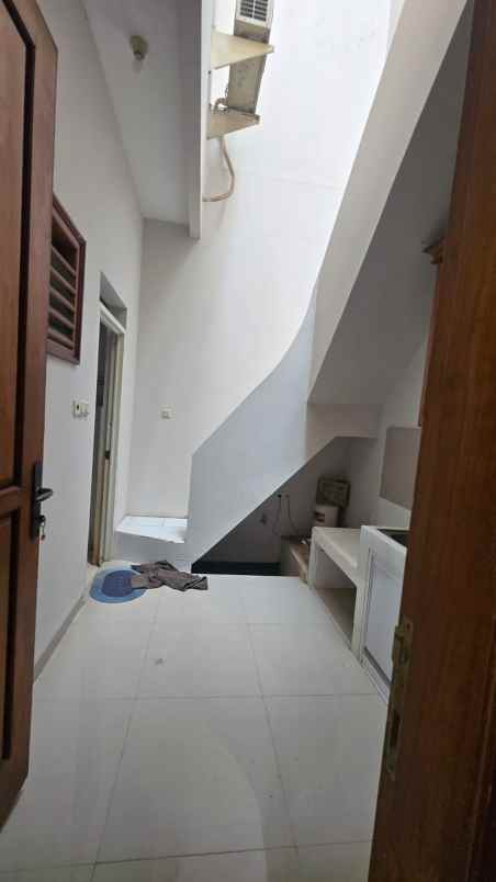 dijual rumah taman pegangsaan indah