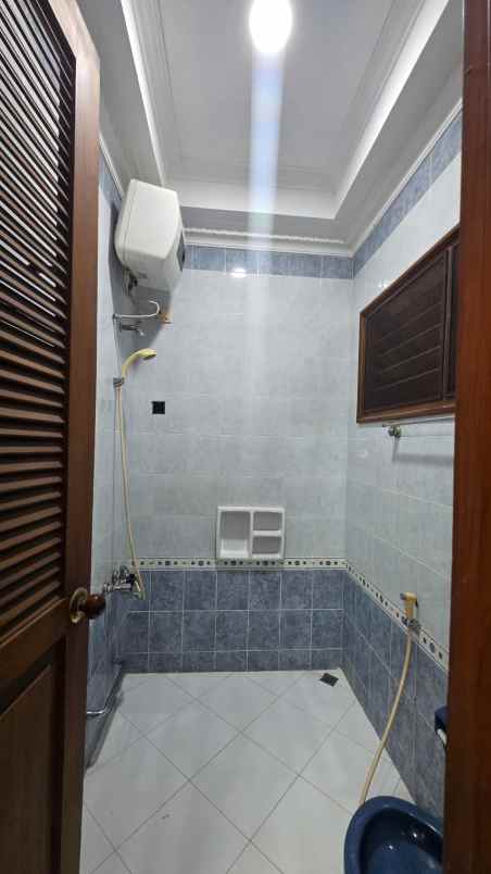 dijual rumah taman pegangsaan indah