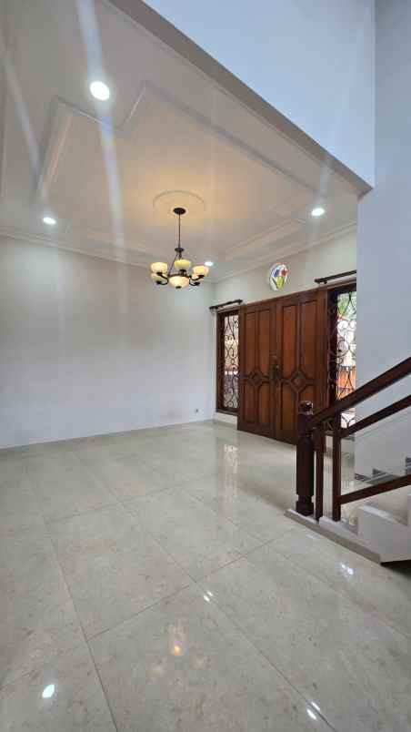 dijual rumah taman pegangsaan indah