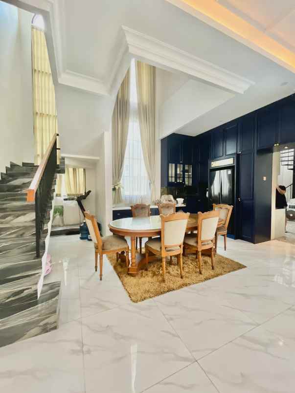 dijual rumah taman pusparaya