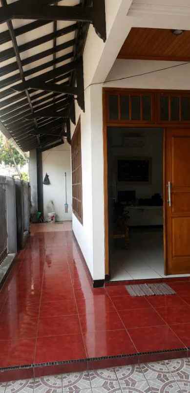 dijual rumah tanah baru