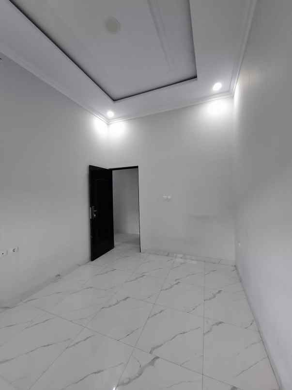 dijual rumah tanah baru