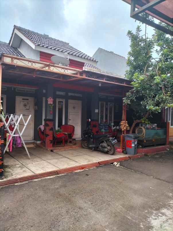 dijual rumah tanah baru depok