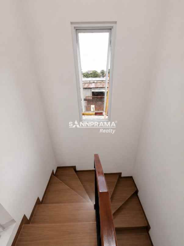 dijual rumah tanah baru depok