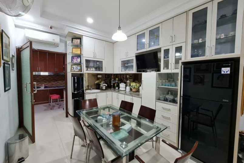 dijual rumah tanjung barat kec