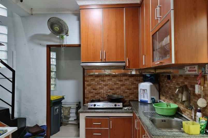 dijual rumah tanjung barat kec