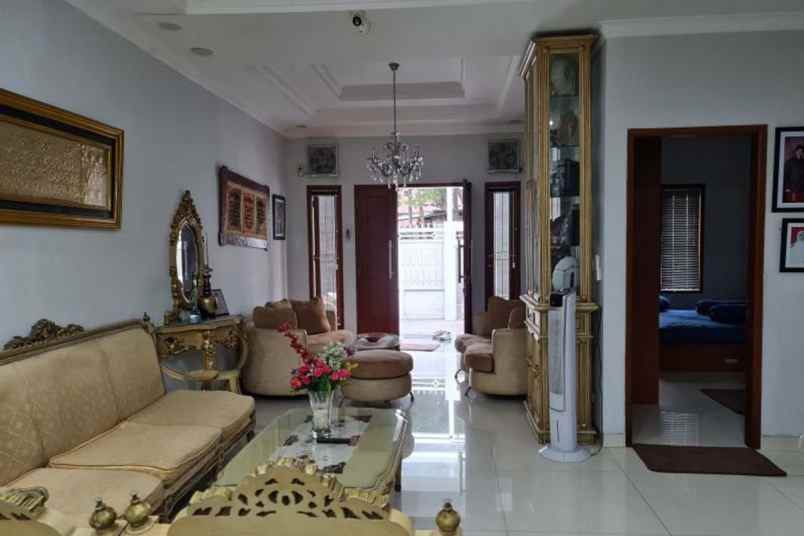 dijual rumah tanjung barat kec