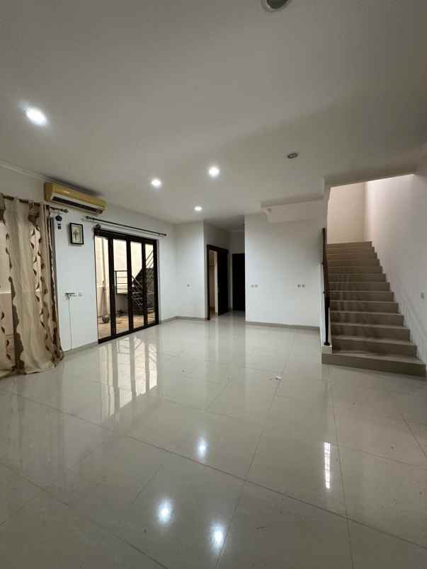 dijual rumah tha atmosphere