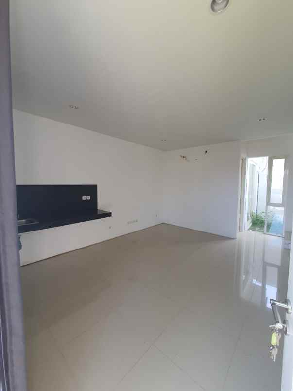 dijual rumah the oasia