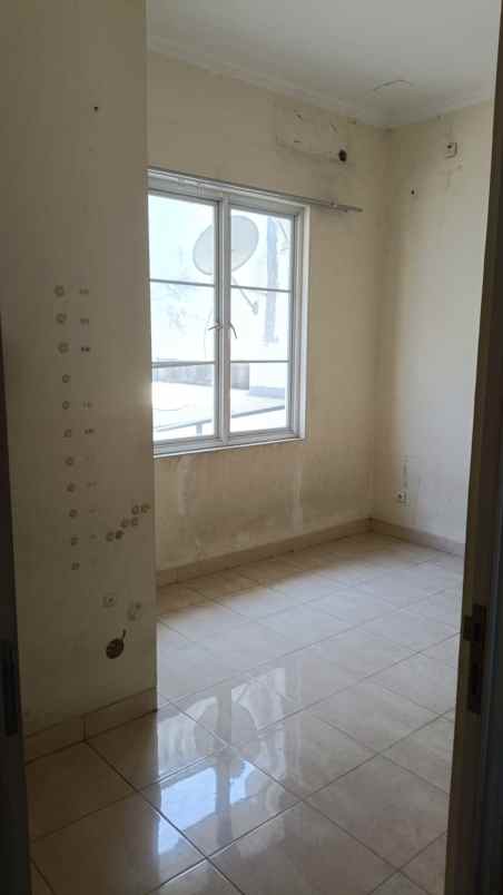 dijual rumah the royal residence