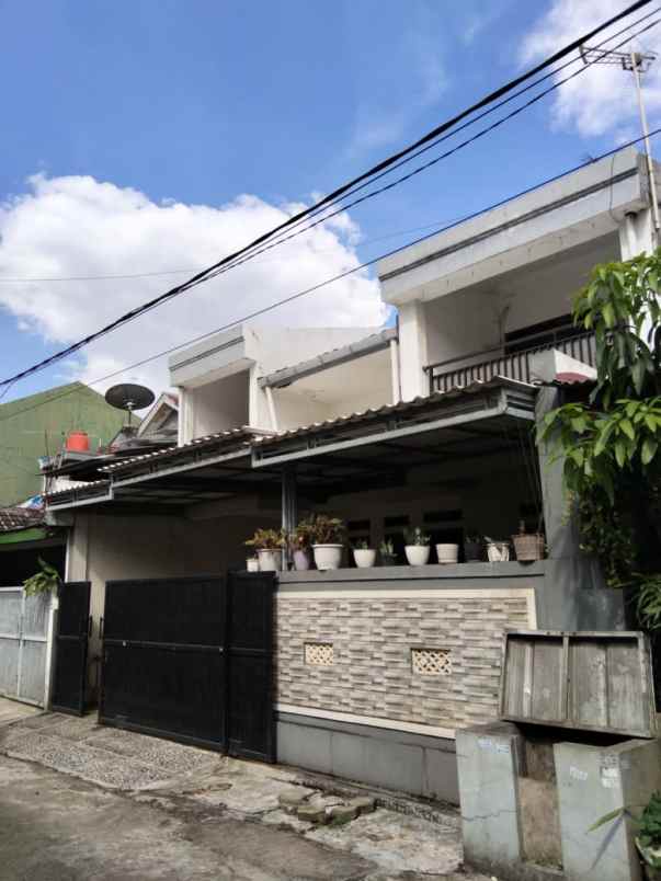 dijual rumah tingkat di gas alam cimanggis depok