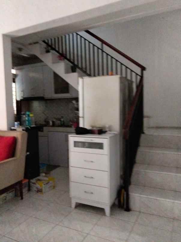 dijual rumah tingkat di gas alam cimanggis depok