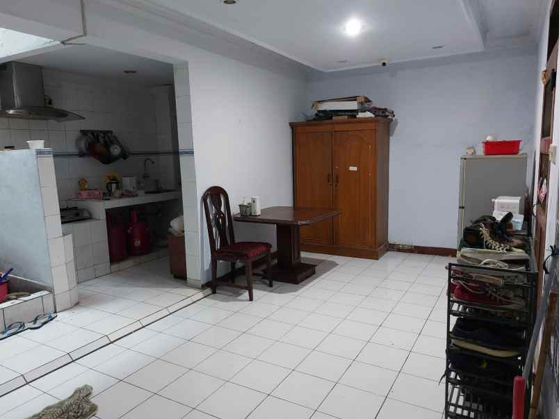 dijual rumah tingkat disawah besar jakpus