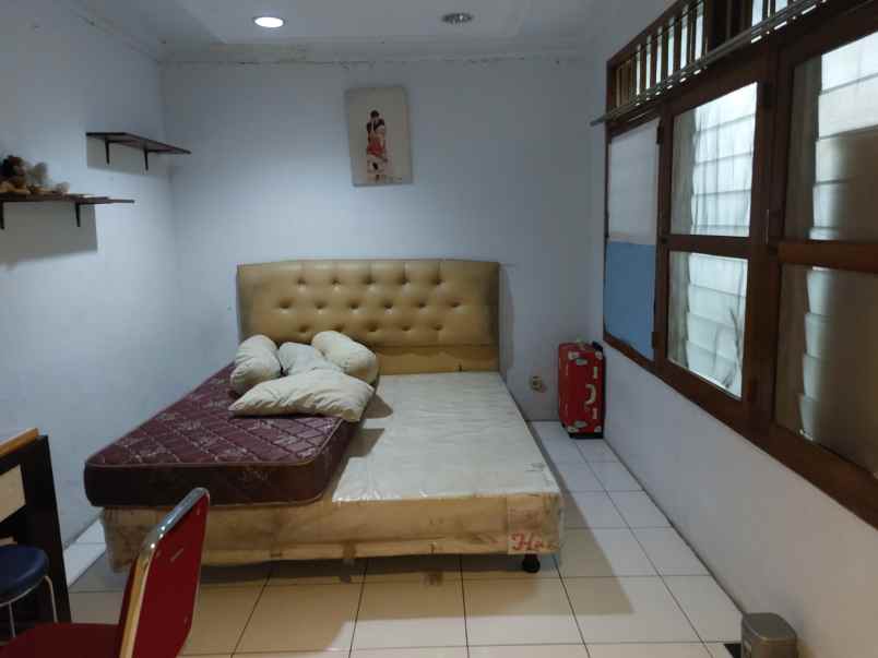 dijual rumah tingkat disawah besar jakpus