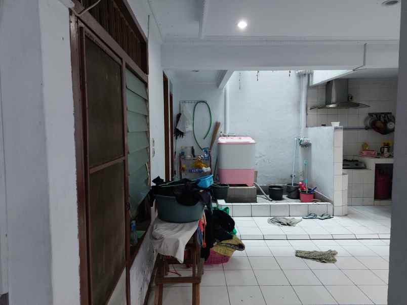 dijual rumah tingkat disawah besar jakpus
