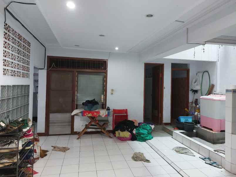 dijual rumah tingkat disawah besar jakpus