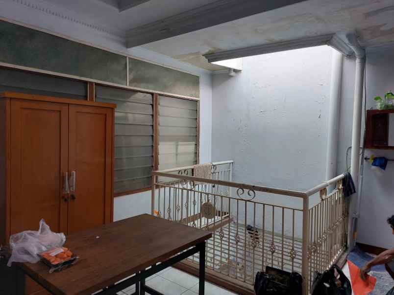 dijual rumah tingkat disawah besar jakpus