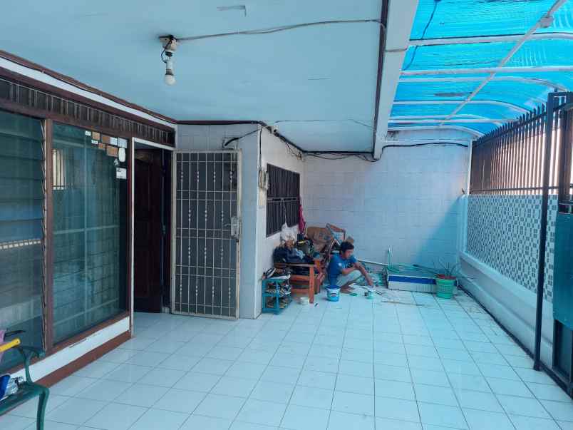 dijual rumah tingkat disawah besar jakpus