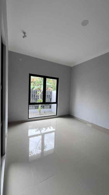 dijual rumah tlogoadi