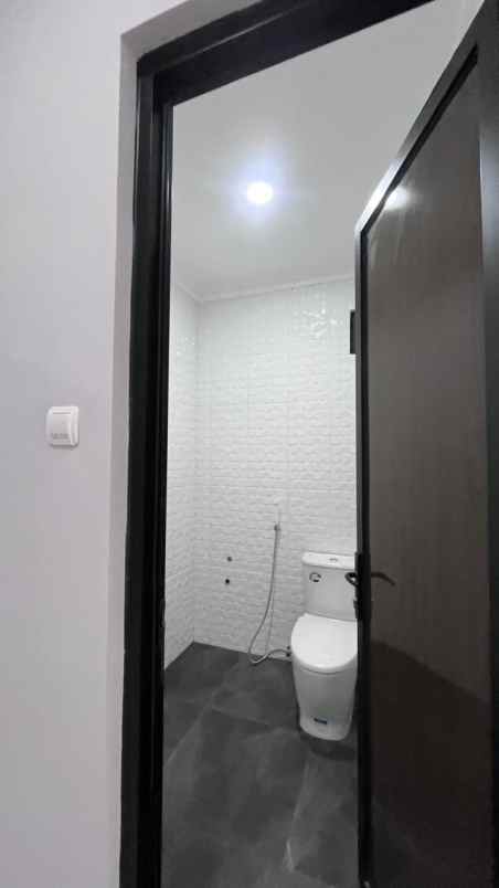 dijual rumah tlogoadi