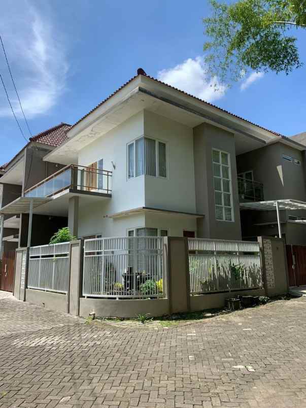 dijual rumah tlogomas