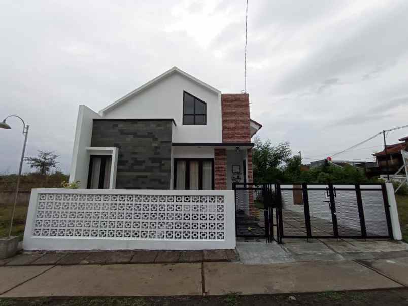 dijual rumah trunuh klaten selatan