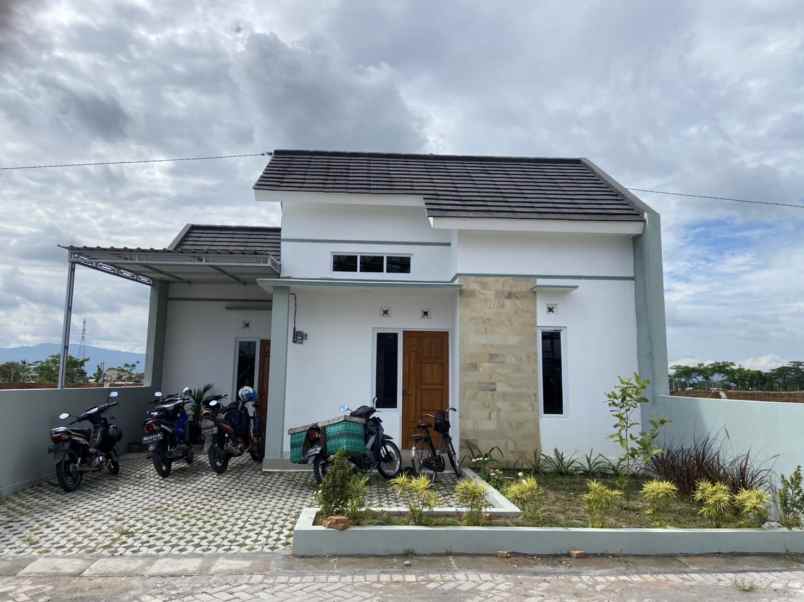 dijual rumah trunuh klaten selatan