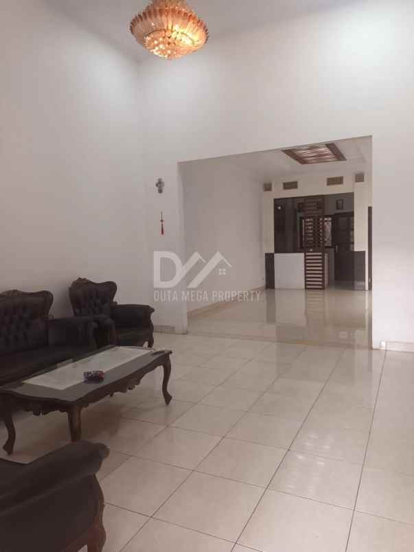 dijual rumah villa melati mas jelupang