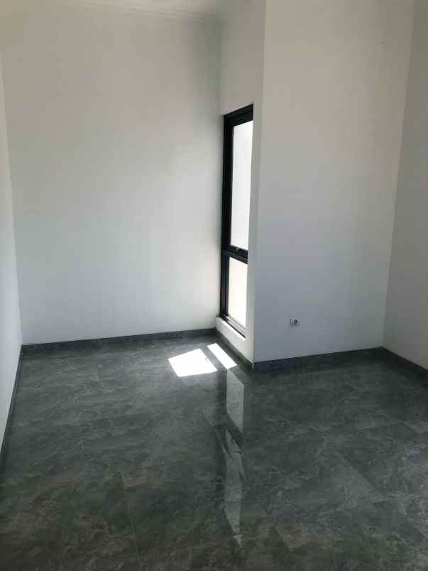 dijual rumah wangunsari