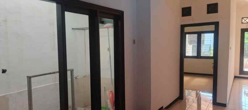 dijual rumah wiguna gunung anyar